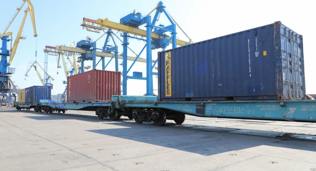У Маріупольському порту вперше з 2014 року запустили контейнерну перевалку