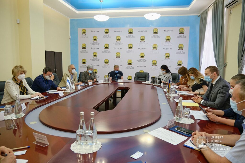 Вопросы безопасности и гуманитарной ситуации на Донбассе и работе КПВВ обсудили в ДонОГА с делегацией ОБСЕ