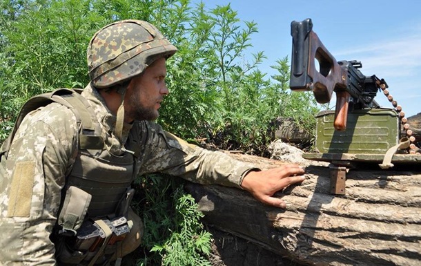 День в ООС: російські війська 8 разів використовували міномети та гранатомети, кулею снайпера поранено одного бійця