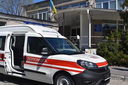 Сєвєродонецька лікарня отримала спецавтомобіль швидкої допомоги: фото