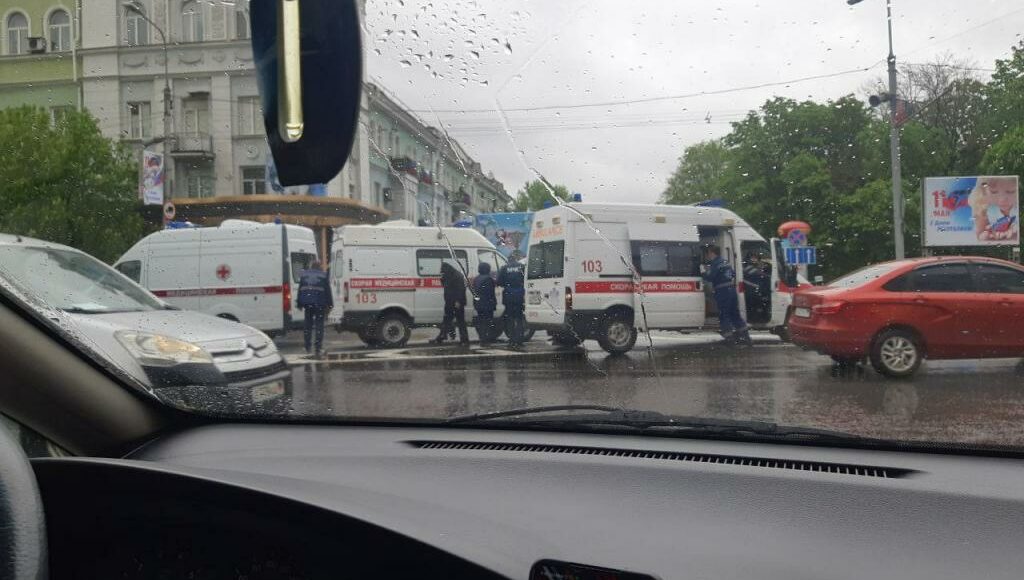 В оккупированном Донецке тушили автомобиль скорой помощи (фото)