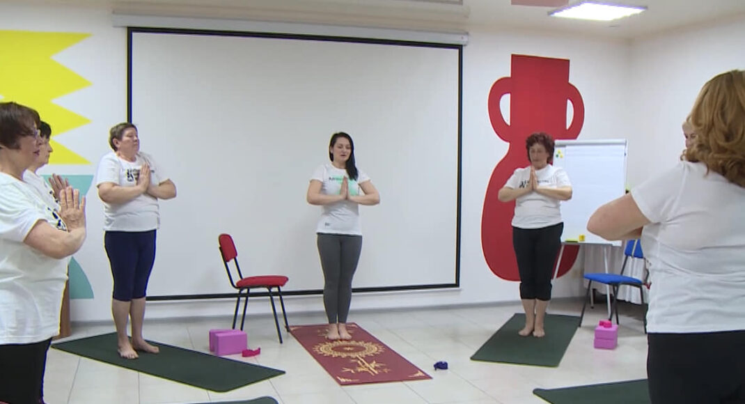 У Лимані пенсіонерки запустили безкоштовні курси йоги