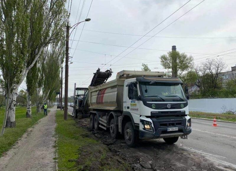 В Мариуполе начался масштабный ремонт дороги на улице, связывающей части города