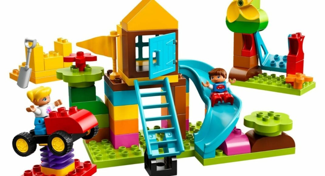 Донецкие первоклашки получат LEGO Play Box