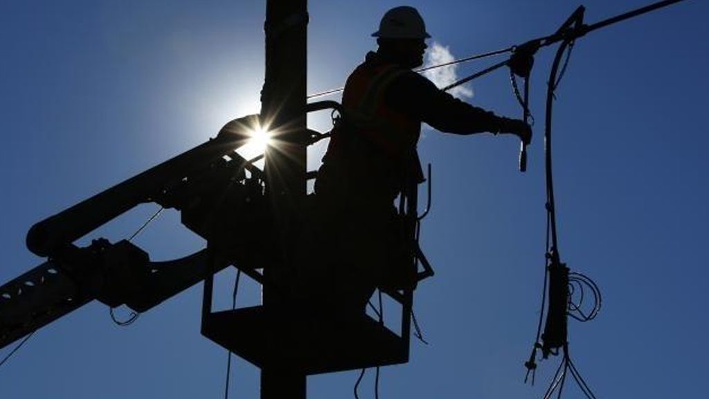 На Донеччині за минулий тиждень подачу електрики відновили у 23 населених пунктах