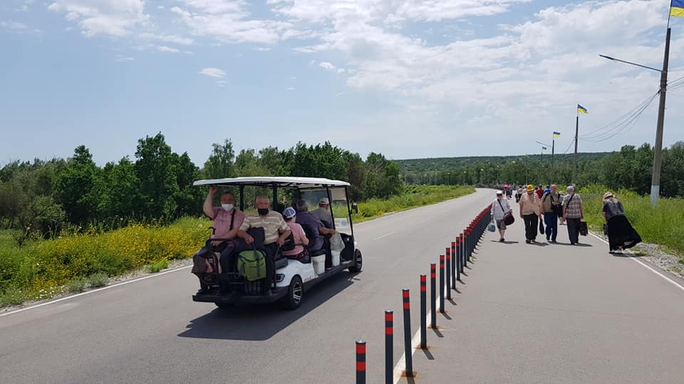 На КПВВ "Станица Луганская" изменился трафик бесплатного подвоза граждан