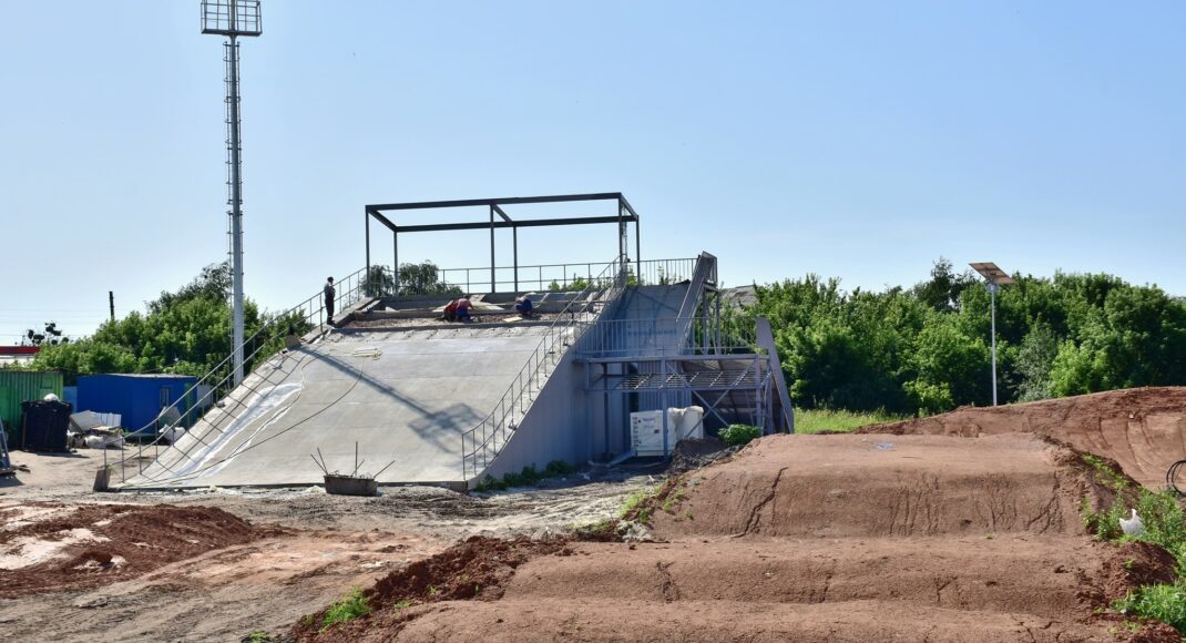 На Донеччині показали, на якому етапі реконструкція велокомплекса в Лимані: фото