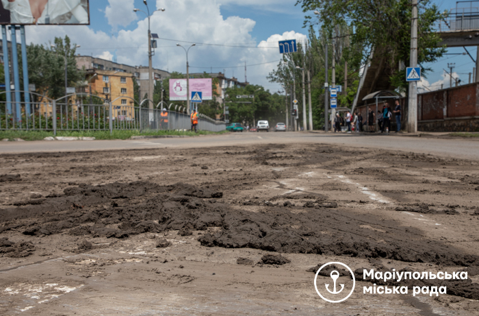 Власти Мариуполя посетили наиболее пострадавшие от стихии места: фото