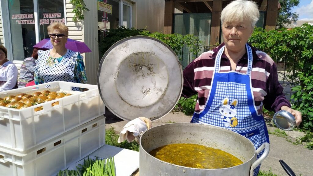 В Славянске провели фестиваль борща (фото)