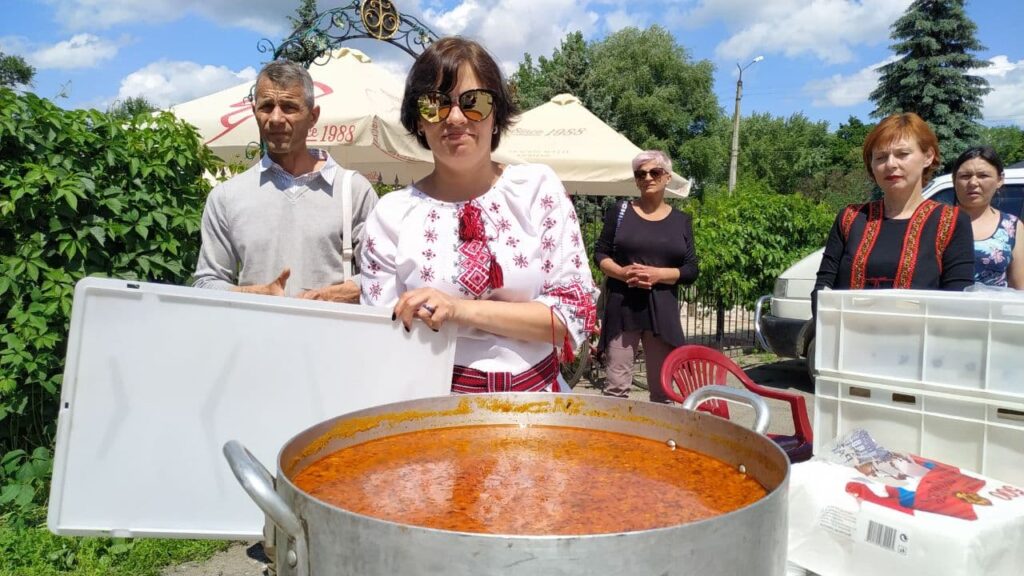 В Славянске провели фестиваль борща (фото)