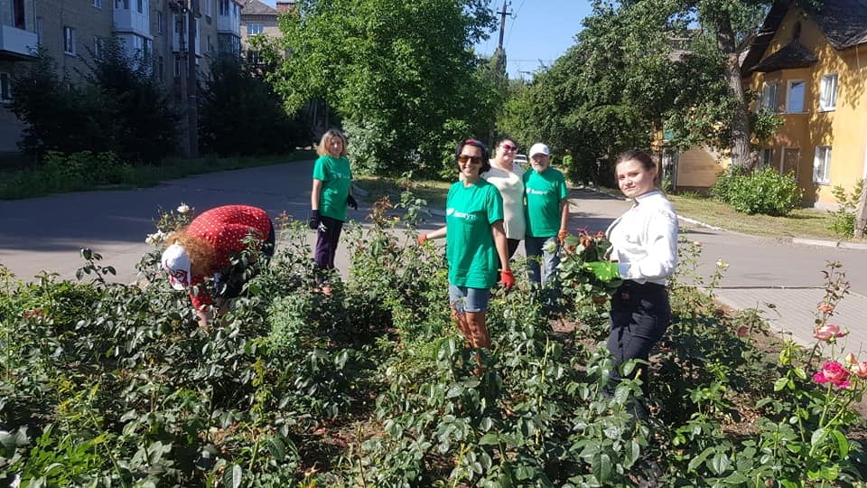 В Бахмуте привели в порядок клумбы на бульваре Металлургов