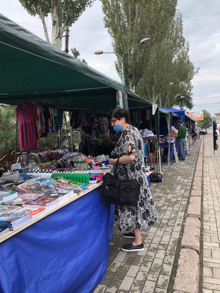 В оккупированном Донецке пустует ярмарка школьных товаров 