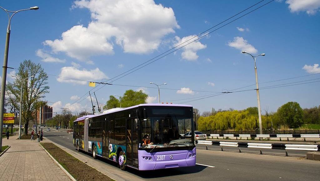 В окупованому Донецьку повністю зупинили рух міського транспорту: причина