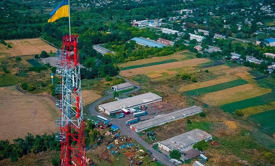 На Луганщині завершено будівництво нової вежі для трансляції цифрового телебачення по лінії розмежування (фото)