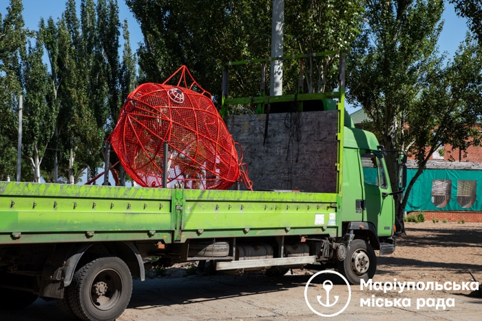 В Мариуполе рассказали, зачем поместили рыбок для сортировки ТБО на пляжи Азовского моря
