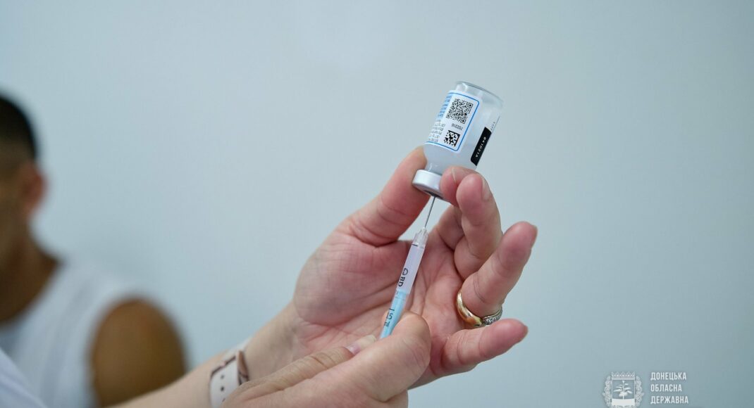 На Донеччині однією дозою вакцини від COVID-19 щеплено 40% населення