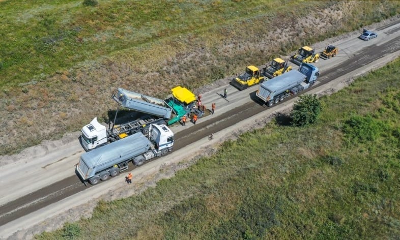 На Луганщині ремонтують дорогу між Старобільськом та Євсугом