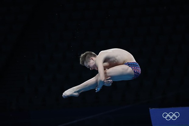 Спортсмен из Луганщины трижды вошел в более сильные на мировом первенстве по прыжкам в воду