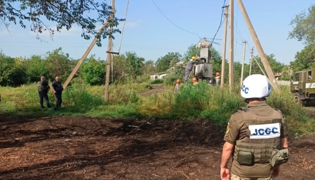 У прифронтовому селищі на Донеччині відновили енергопостачання після обстрілу 13 липня