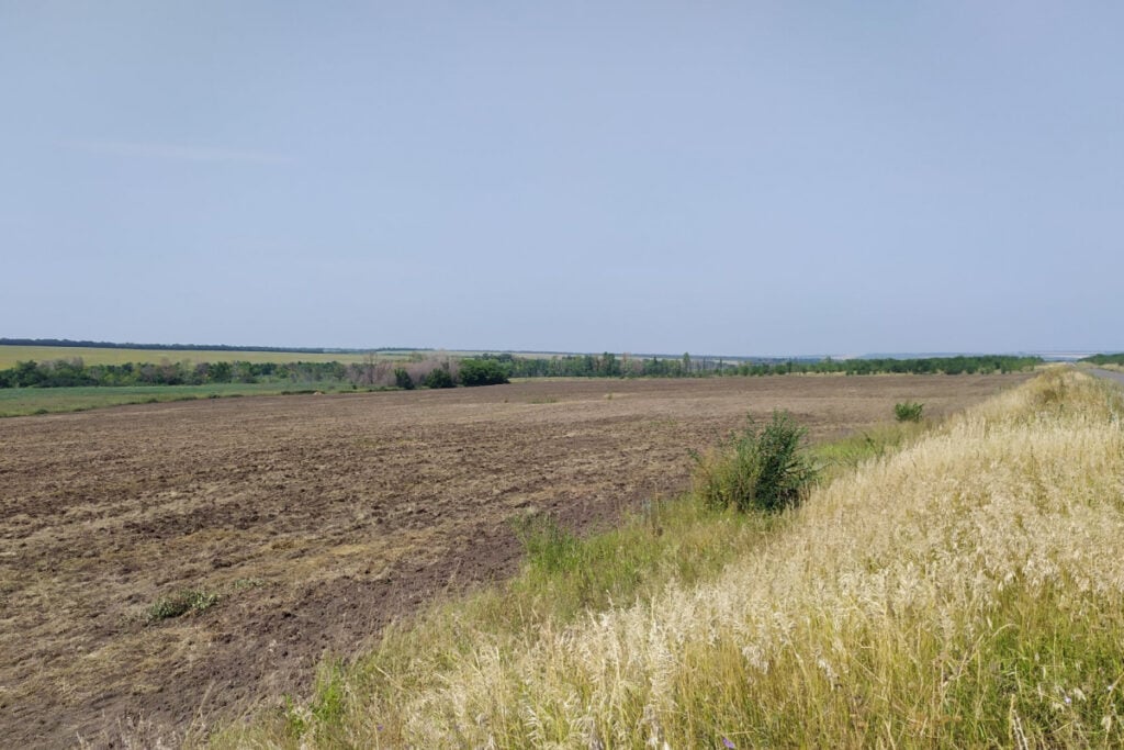 распахали заповедник на Луганщине