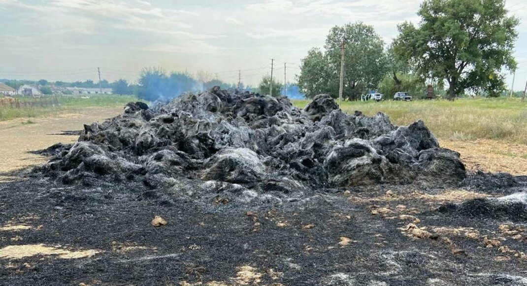 На Донеччині внаслідок підпалу згоріло 200 тонн соломи