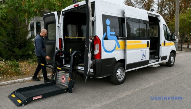 У Бахмуті розпочало роботу соціальне таксі для людей з інвалідністю