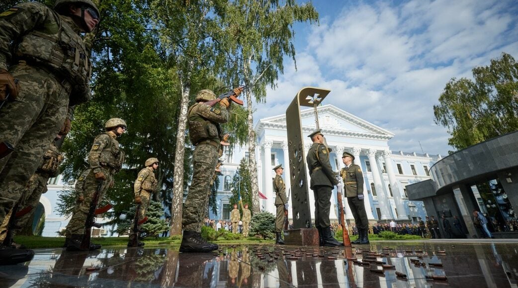 Президент присвоил звание Героя Украины погибшим в 2014 году Горбенко и Гурняку