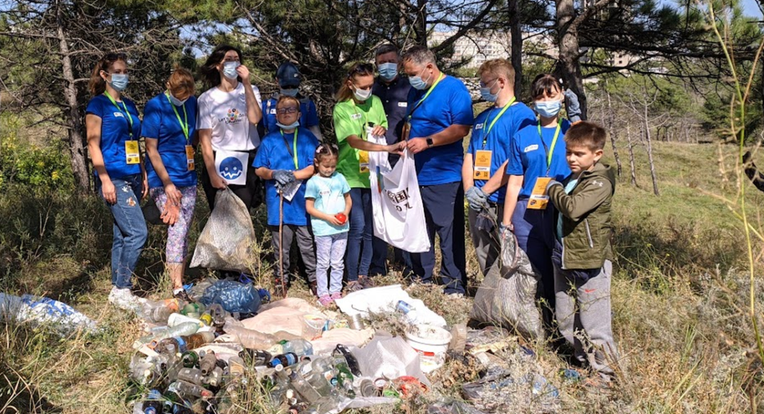 480 кг сміття і бренд-аудит: як активісти Маріуполя провели World Cleanup Day