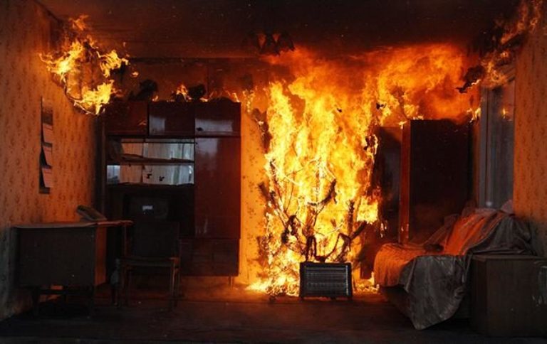 В окупованому Донецьку на пожежі постраждав чоловік