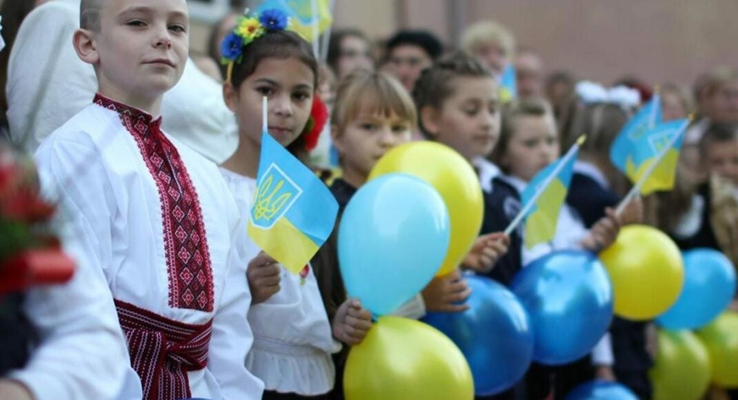 На Луганщині 1 вересня понад п'ять тисяч дітей пішли до першого класу