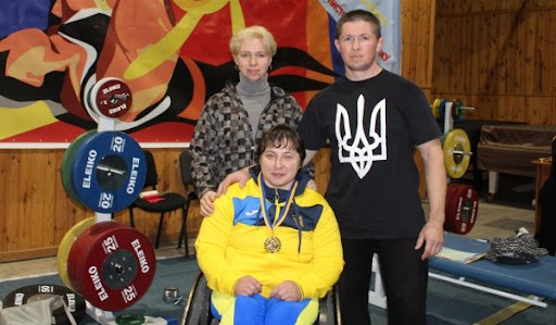 Серебряная призерка Паралимпийских игр с Луганщины и ее тренер получили государственные награды