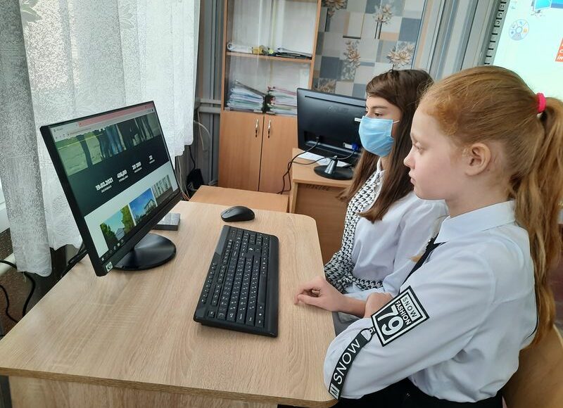 В прифронтовом Счастье при поддержке ООН открыли компьютерный класс для детей