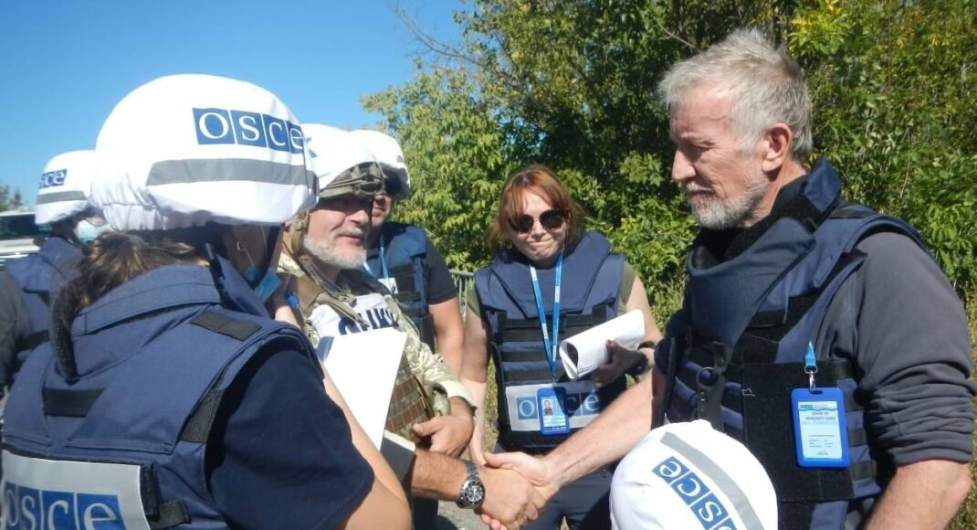Представники ОБСЄ через загострення ситуації на сході України приїхали на КПВВ "Золоте"