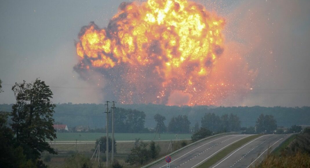 Генпрокурорка повідомила, що вибухи на Вінниччині на військовому складі могли влаштувати диверсанти з Росії або "ЛДНР"