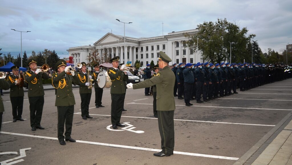 У Краматорську пройшов показовий інструктаж заступили на чергування поліцейських (фото)