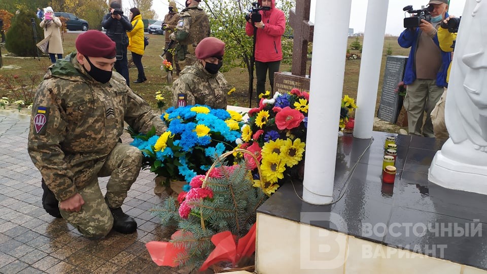 На горі Карачун біля Слов'янська пройшла щорічна акція "З вірою в захисників" (фото)