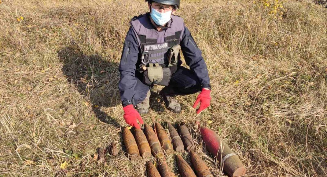 В Краматорском районе бойцы ГСЧС изъяли 13 взрывоопасных предметов