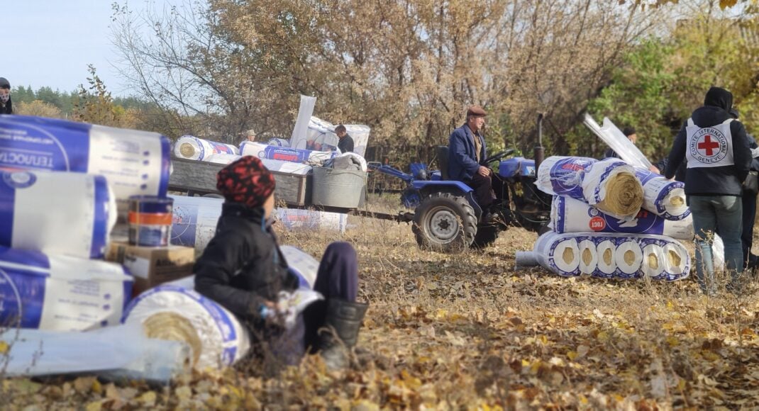 Понад 1000 мешканців Луганської області отримають до 8000 грн від Червоного Хреста на зимові потреби