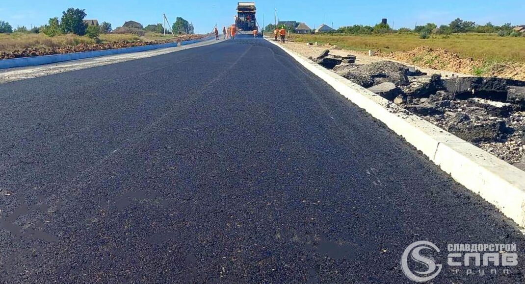 На Донетчине завершают строительство объездной дороги Мариуполь-Урзуф