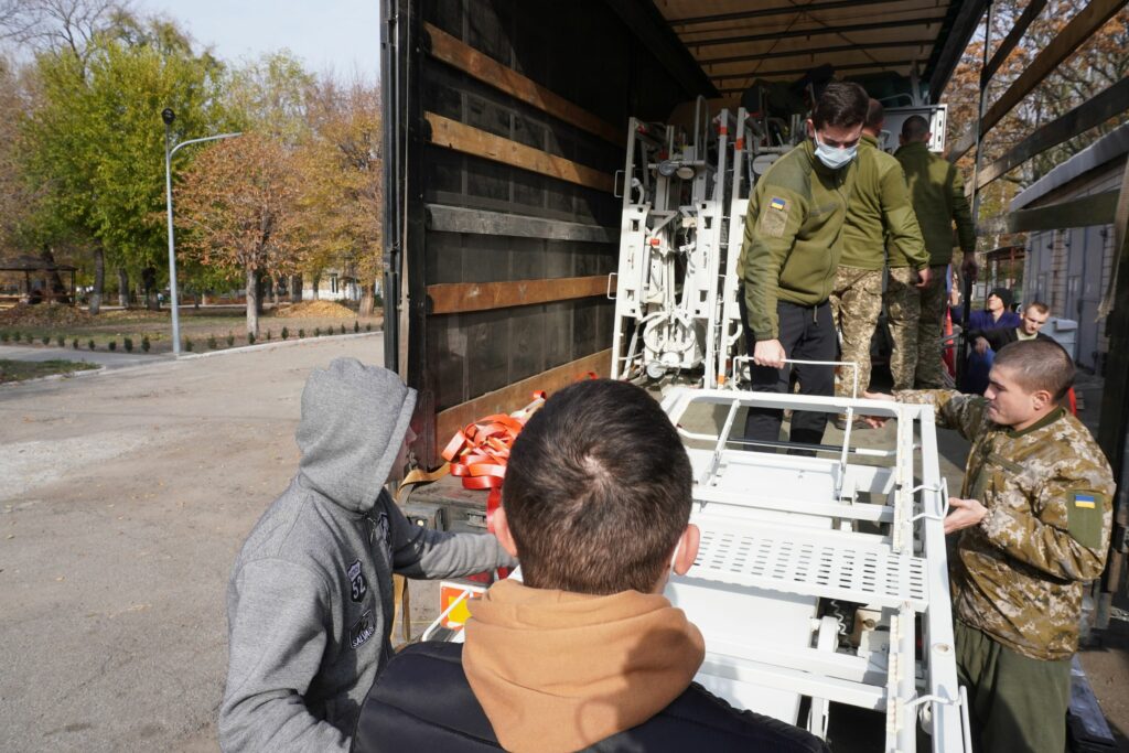В военный медицинский центр региона доставили гуманитарный груз "Помощь Восток"