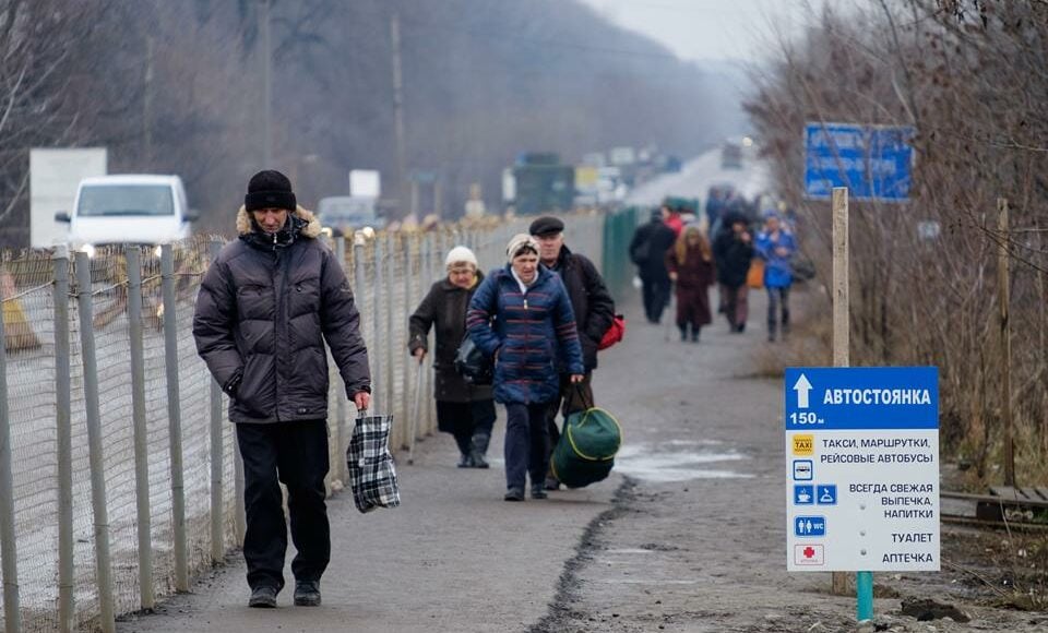 Після блокування з боку НЗФ КПП в Станиці Луганській, пасажиропотік в Міловому виріс втричі