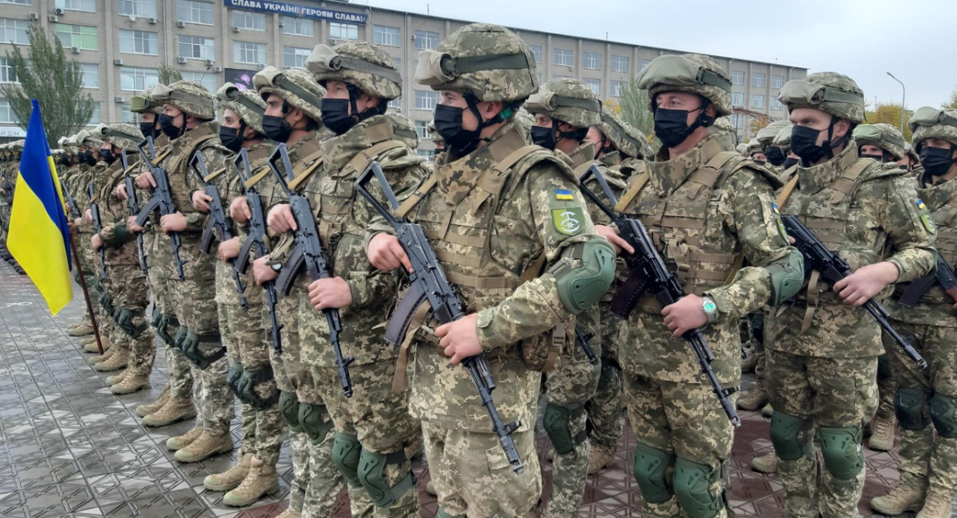 Перший військовий парад у Сєвєродонецьку. Як місто відсвяткувало День захисників і захисниць України