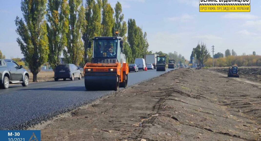 «Велике будівництво»: на Донеччині ведеться ремонт «Дороги Єдності»