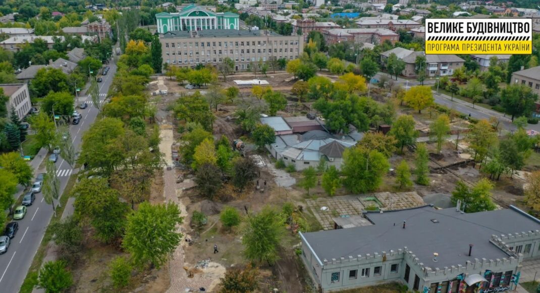 В Северодонецке реконструируют сквер им. Гоголя (фото)