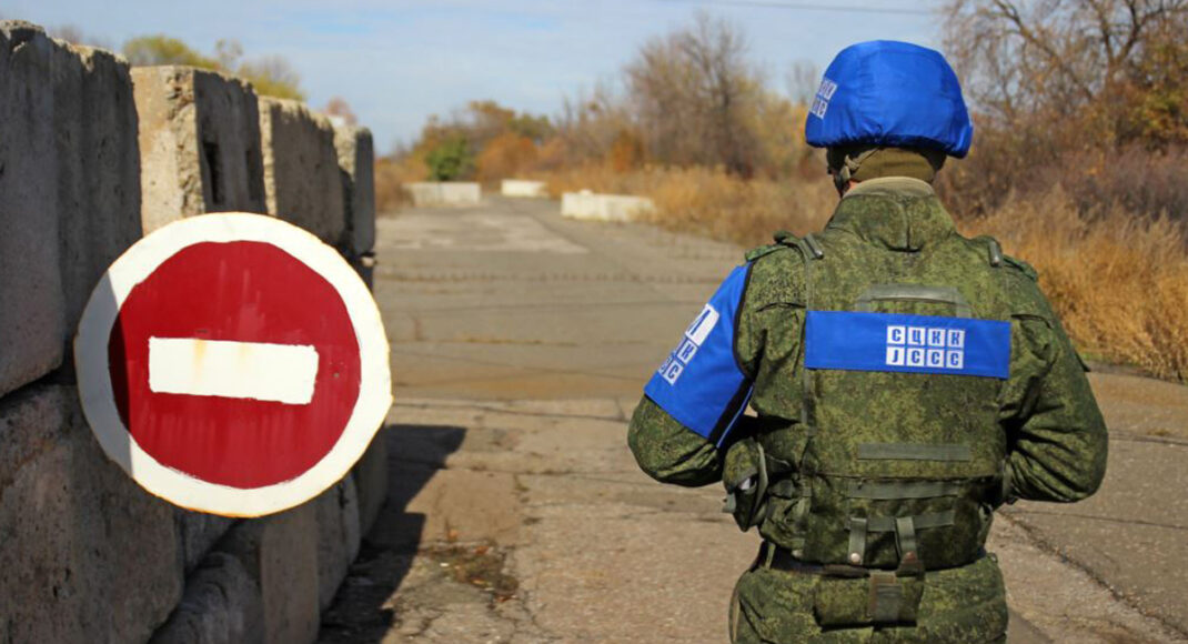 В ТКГ сообщили о задержании российского военного под прикрытием СЦКК (фото)