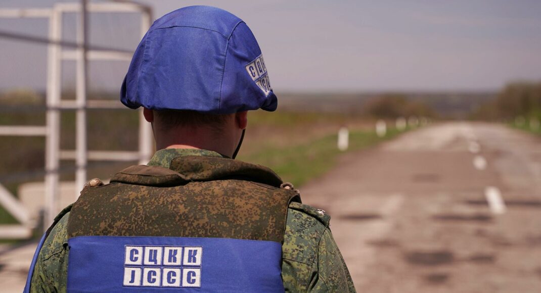 Украинская сторона СЦКК показала последствия обстрела Марьинки боевиками (фото)