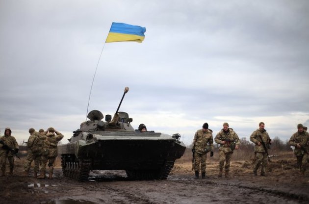 В ООС за сутки НВФ 14 раз нарушили режим "тишины": 5 украинских военных ранены 