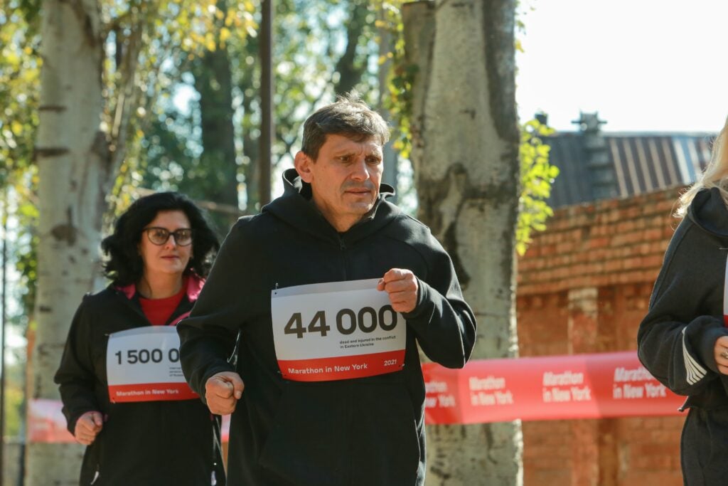 Бегунов со всего мира призывают пробежать дистанцию в напоминание о войне на востоке Украины