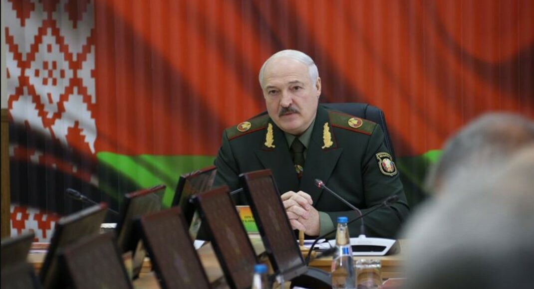 Лукашенко заявив про готовність воювати на Донбасі на боці Росії