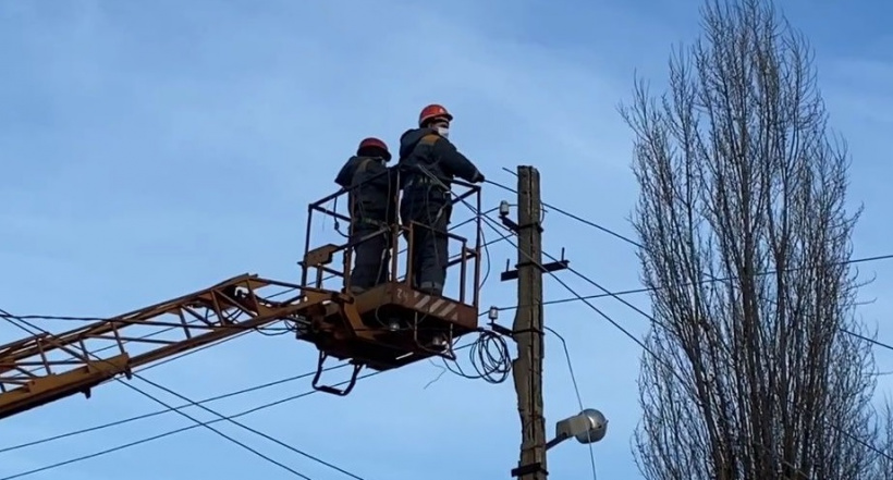 Енергетики за добу повернули світло в 25 тисяч будинків Донецької області та Києва, - ДТЕК